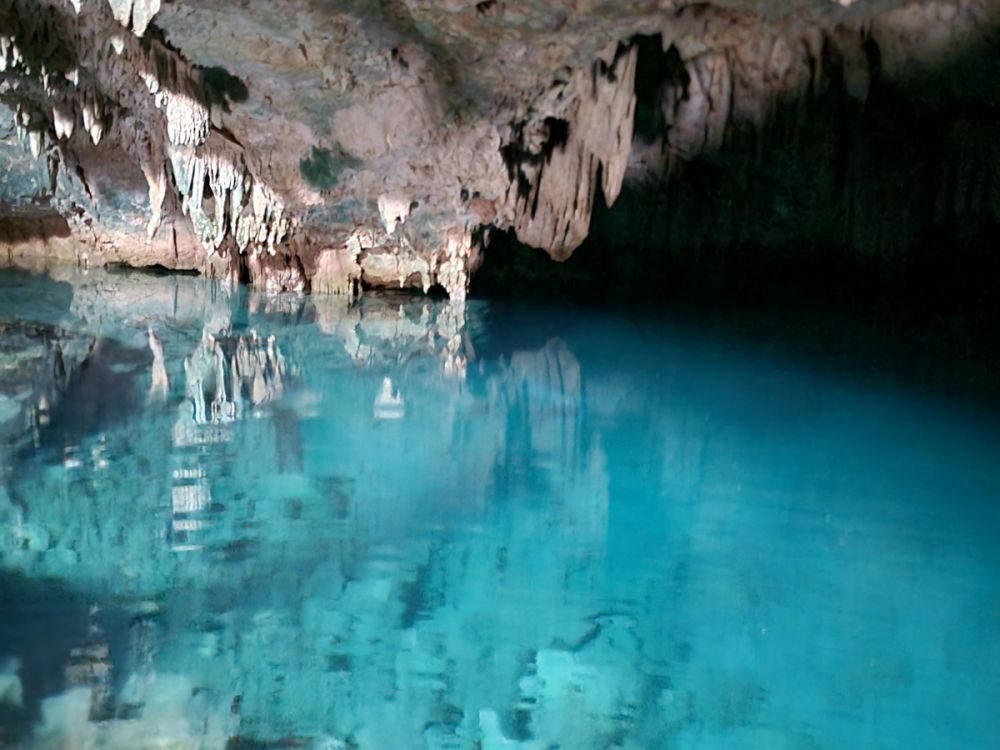 【混載ツアー】【ラブアンバジョ午前発】日本語ガイド付き半日ミラーストーン&青の洞窟ランコケーブツアー 1