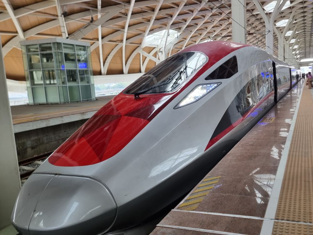 往復新幹線利用!ジャカルタ発バンドン日帰り1日観光 1