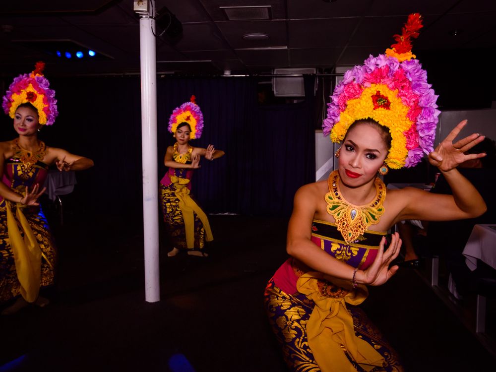 バリハイサンセットディナークルーズ 10