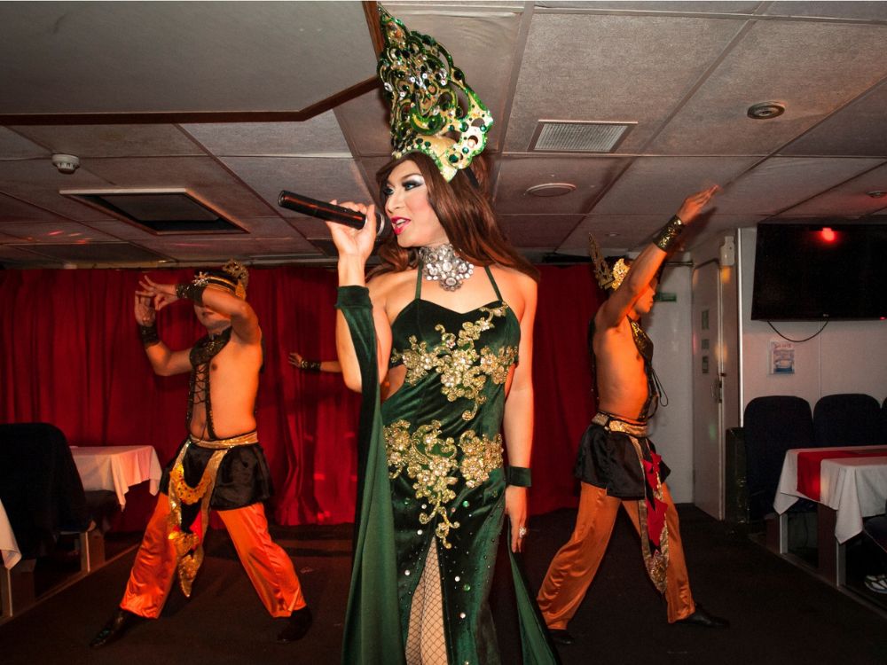 バリハイサンセットディナークルーズ 12