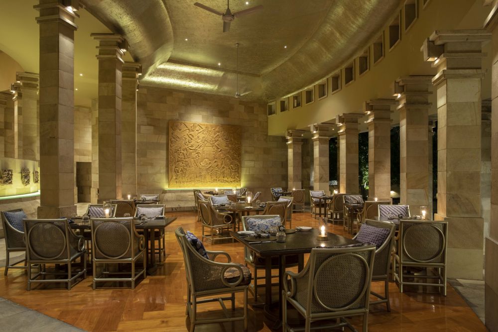 【ジョグジャカルタ発】ボロブドゥール＆プランバナン遺跡観光＋アマンジヲで優雅なランチ付き1日ツアー 11