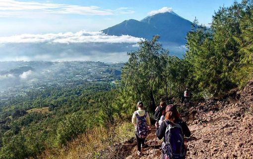 バトゥール山サンライズトレッキングツアー 6