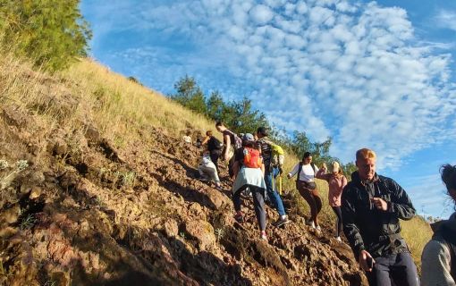 バトゥール山サンライズトレッキングツアー 5