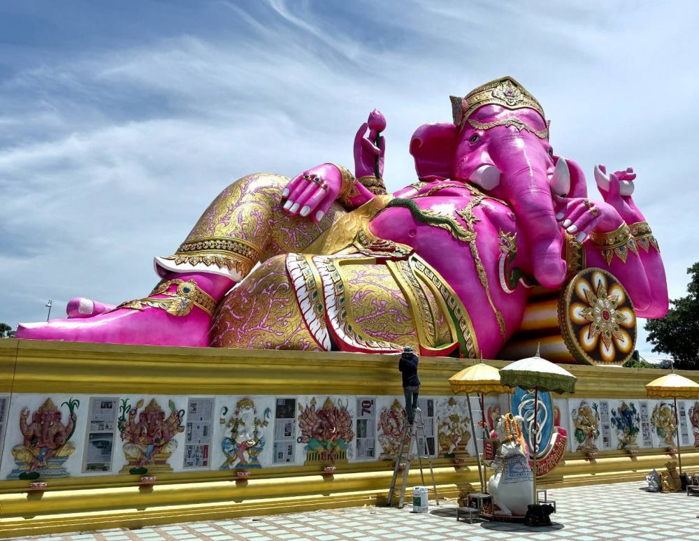 ピンクガネーシャとワットパクナム 3