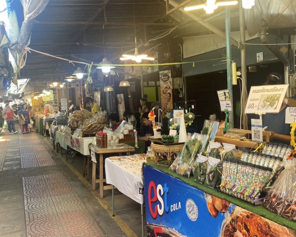 【金・土・日限定 / 専用車】午後出発！アンパワー水上マーケットとナイトクルーズ 5