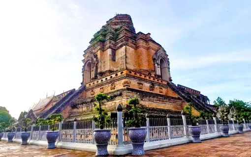 【1日・専用車】チェンマイたっぷり寺院巡り・カオソーイのランチ付き 2