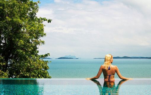 ポイント ヤム バイ コモ