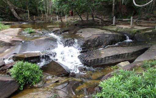 クバールスピアン、バンテアイスレイとベンメリア1日観光(お弁当付き) 6