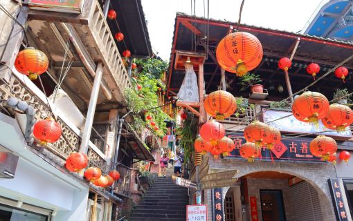 午前発(【台北発】九份&十分天燈あげツアー)