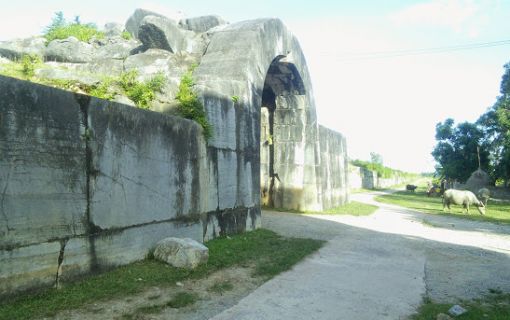【ハノイ発】千年の歴史をたどる旅　チャンアン・ホアルー・胡朝城塞 9