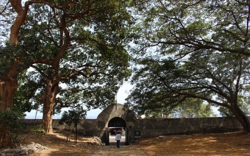 マウバラ要塞跡入口