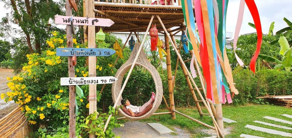 昼食レストラン