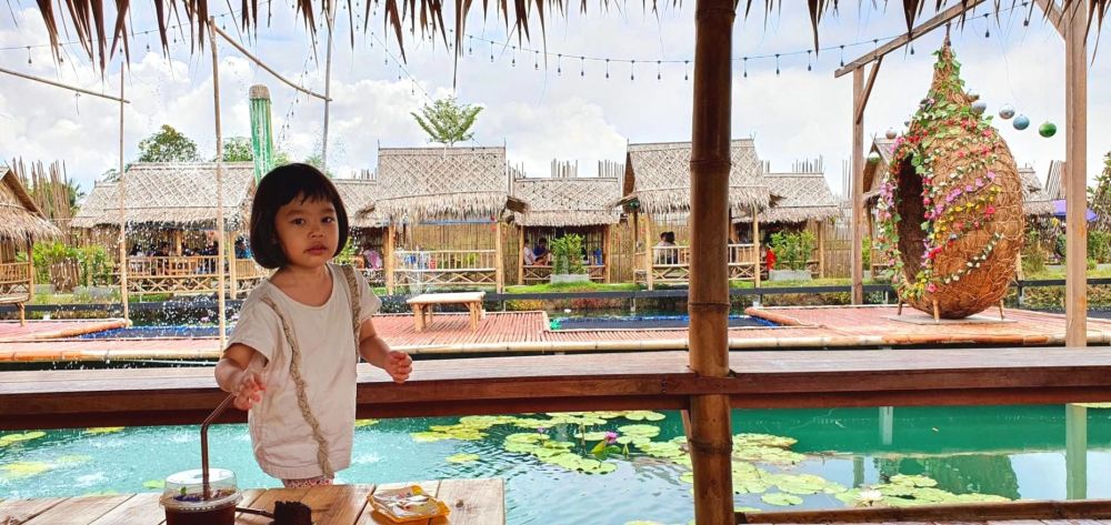 昼食レストラン