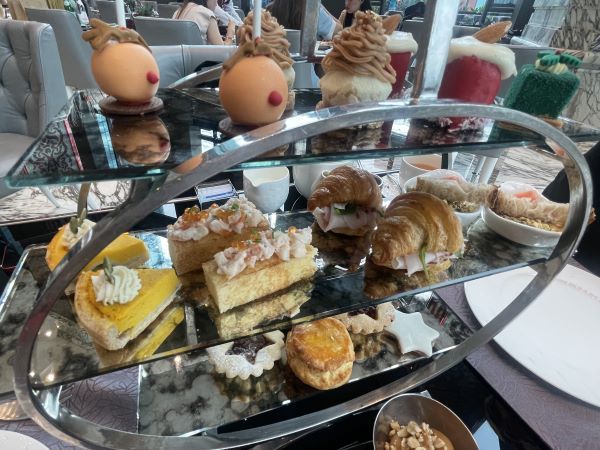 至極のアフタヌーンティー＠ザ・レヴェリーサイゴン 1