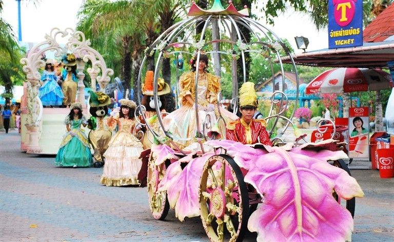 《貸切りコースあり♪》【特価】タイの遊園地で思いっきり遊ぼう！ドリーム・ワールド  びしょぬれ覚悟⁉（バンコク発） 9