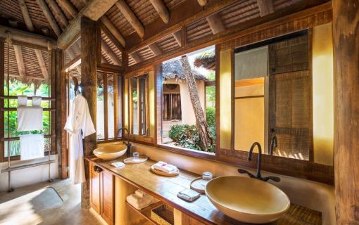 ヴィラ共通バスルーム