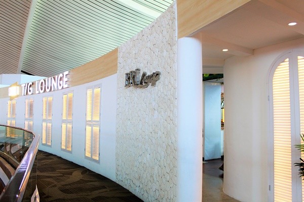 ラウンジ入り口