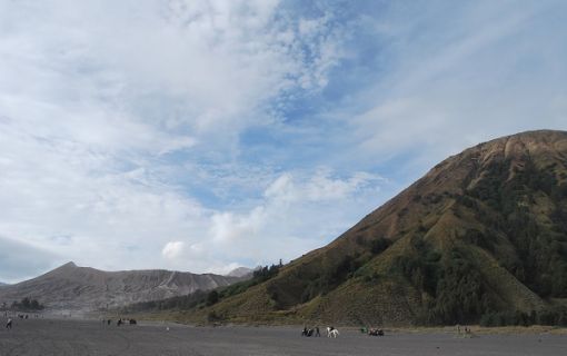 【バリ島発】ブロモ山サンライズトレッキングツアー1泊2日 3