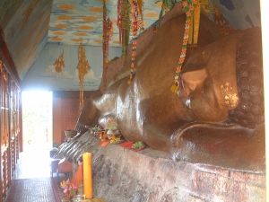 クーレン山　ワットプレアントンの涅槃仏