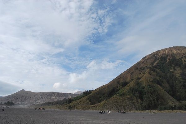 【バリ島発】 ブロモ山サンライズ鑑賞&魅惑の青い炎が揺らめくイジェン山ツアー2泊3日 6