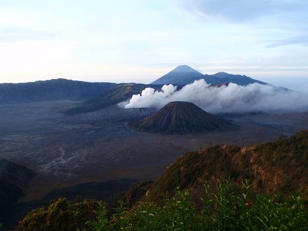 【スラバヤ市内発】日帰りブロモ山ツアー 1