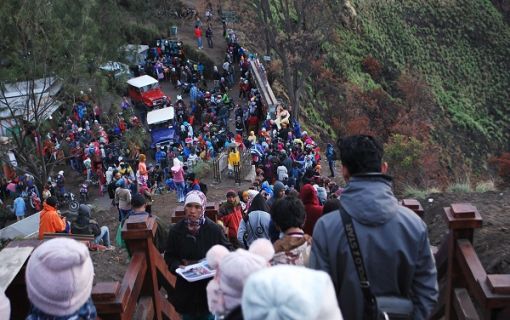 【スラバヤ市内発】日帰りブロモ山ツアー 2