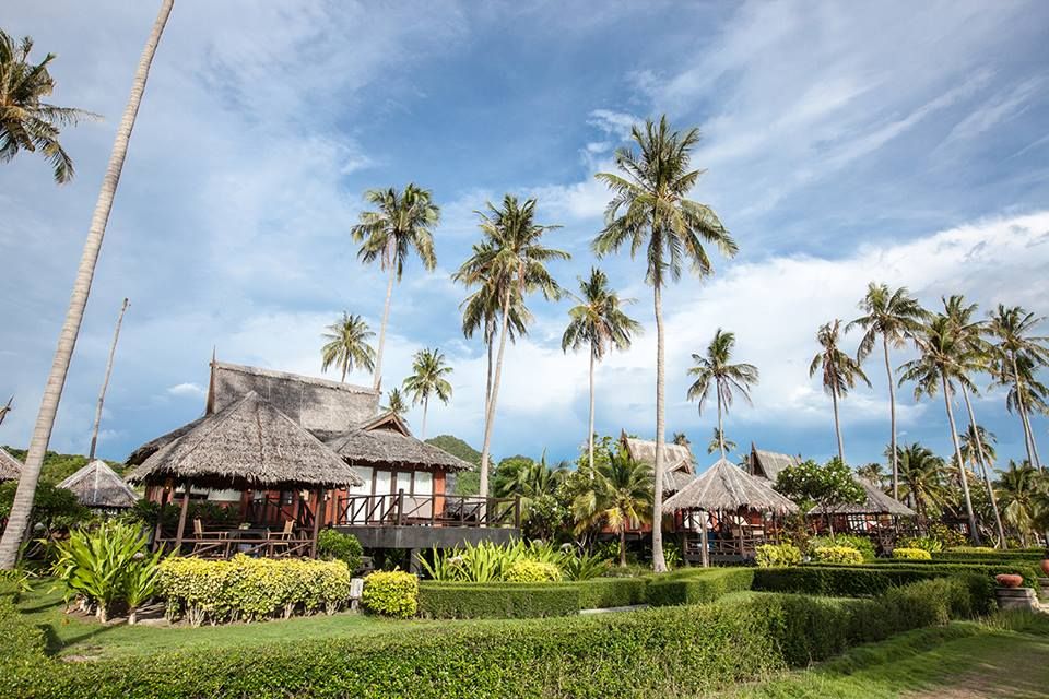 Phi Phi Island Village 