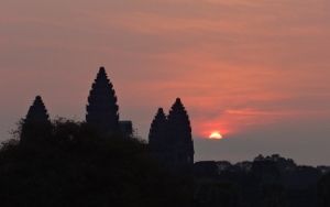 ベーシックプラン　アンコールワットサンライズツアー 