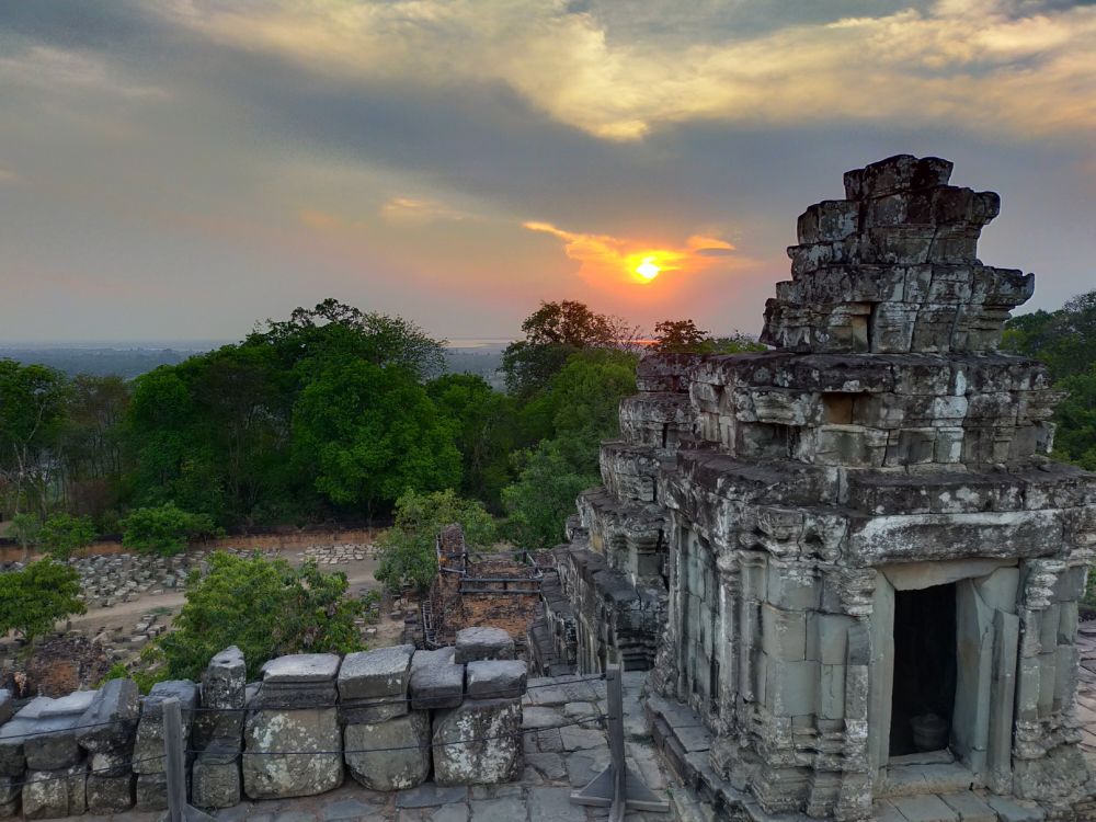 アンコールワット&アンコールトム1日観光(バケン山夕日、 昼食付き) 4