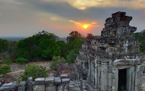 アンコールワット&アンコールトム1日観光(バケン山夕日、 昼食付き) 4