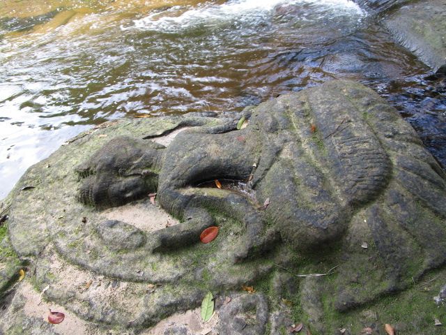 クバールスピアン、バンテアイスレイとベンメリア1日観光(お弁当付き) 3