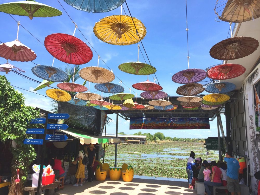 赤蓮の水上マーケット