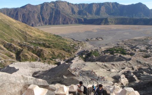 【ジャカルタ発】ブロモ山サンライズ鑑賞&魅惑の青い炎が揺らめくイジェン山を巡る2泊3日ツアー 6