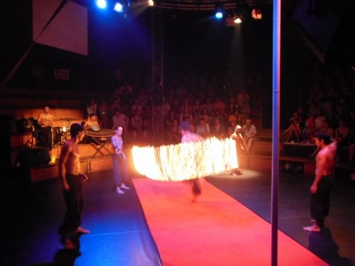 カンボジアサーカス・ファー 2