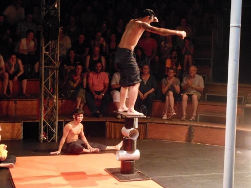 カンボジアサーカス・ファー 3