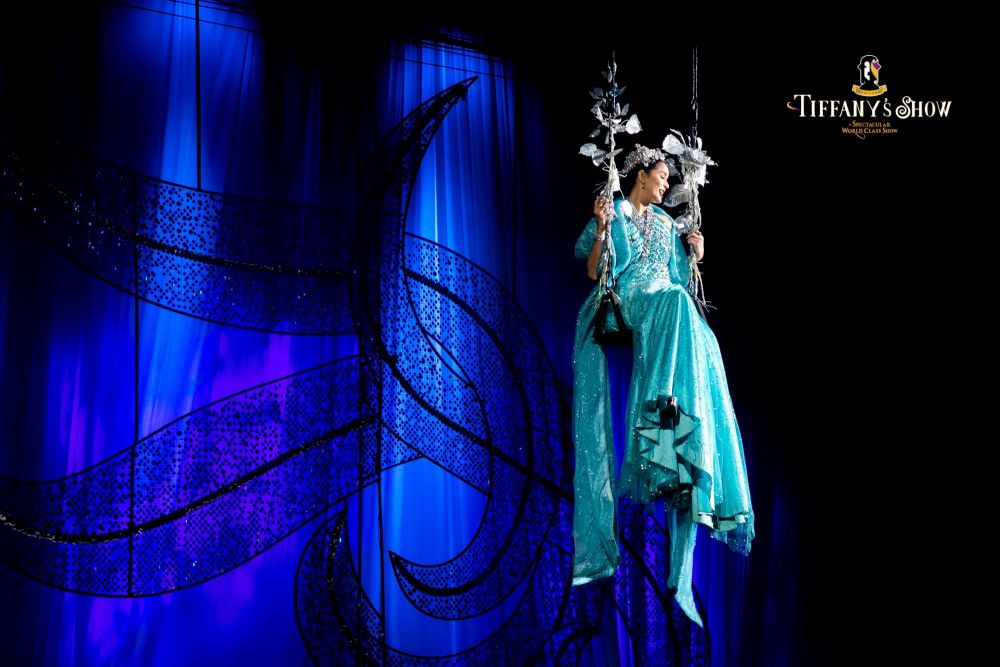 パタヤ：ティファニーズ　 (ニューハーフショー) 6