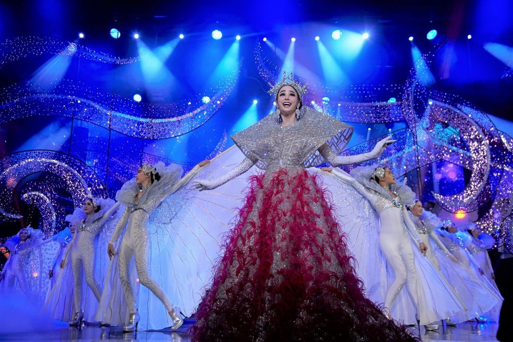 パタヤ：ティファニーズ　 (ニューハーフショー) 7