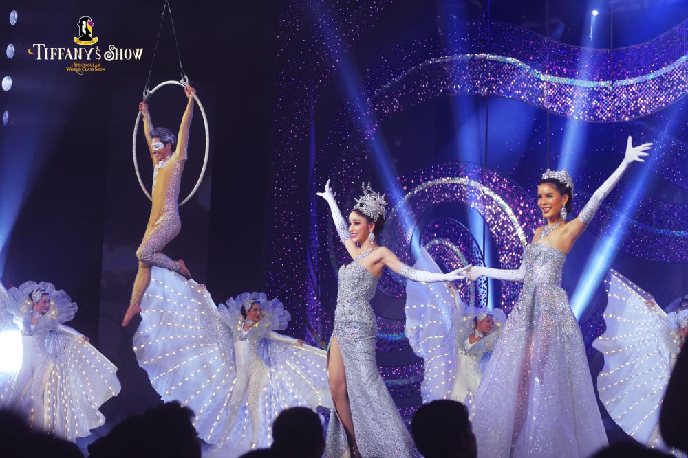 パタヤ：ティファニーズ　 (ニューハーフショー) 9