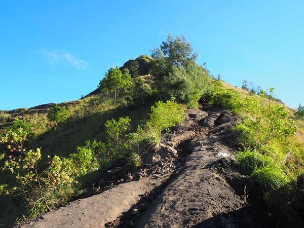 バトゥール山サンライズトレッキングツアー 4