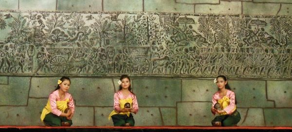 1日充実!アンコール3大遺跡 アンコールワット・アンコールトム・タプロム1日観光(バケン山夕日、 昼食&伝統舞踊ディナーショー付き) 10