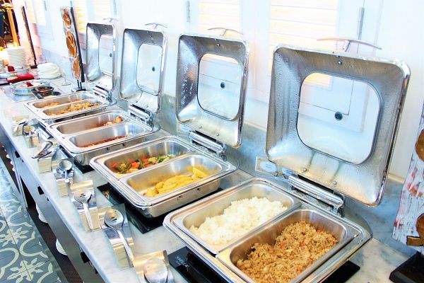 バイキングスタイルの軽食