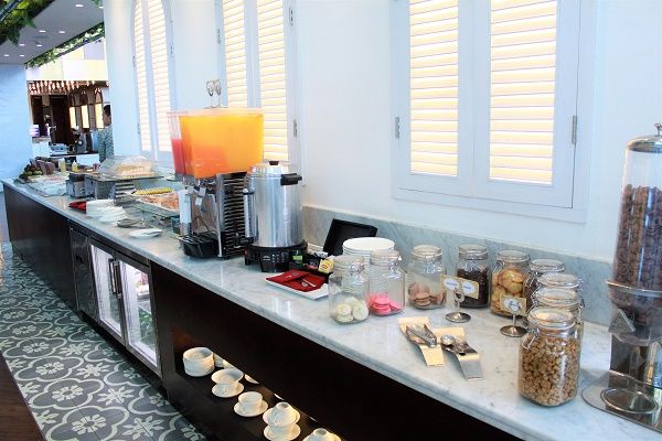 バイキングスタイルの軽食