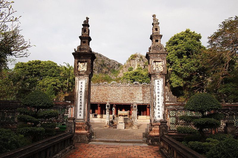 【ハノイ発・世界遺産】古都と奇岩渓谷を巡るホアルー&チャンアン 8