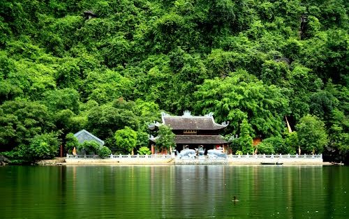 【ハノイ発・世界遺産】古都と奇岩渓谷を巡るホアルー&チャンアン 5