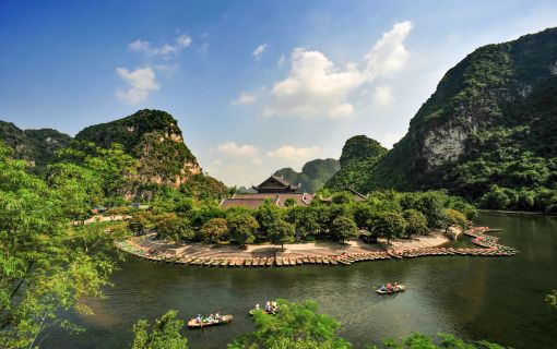 【ハノイ発・世界遺産】古都と奇岩渓谷を巡るホアルー&チャンアン 6