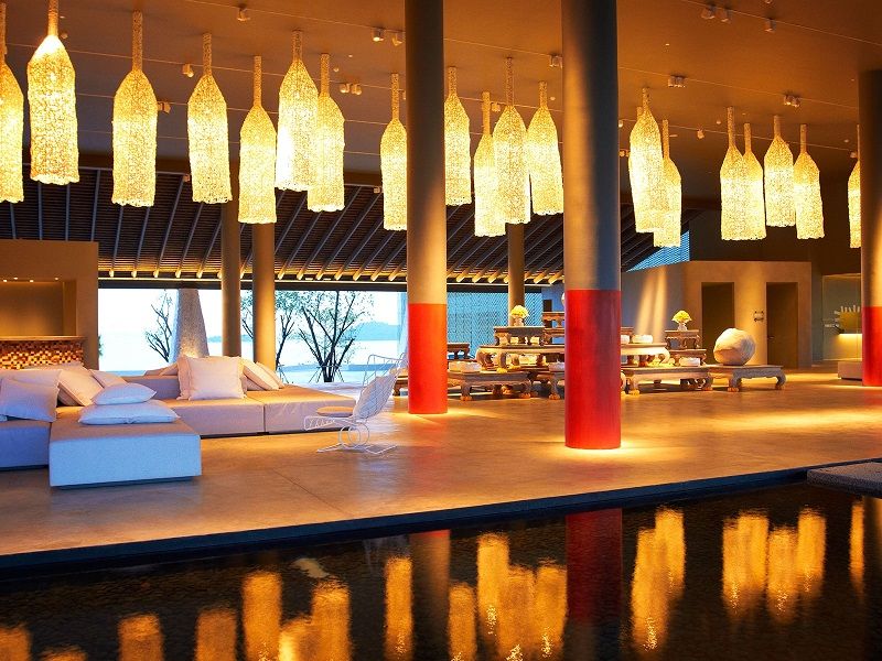 ポイント ヤム バイ コモ