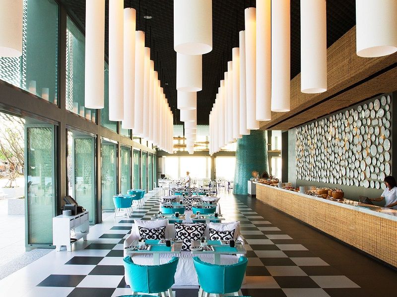 ポイント ヤム バイ コモ