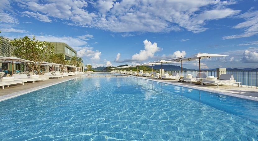 ポイント ヤム バイ コモ