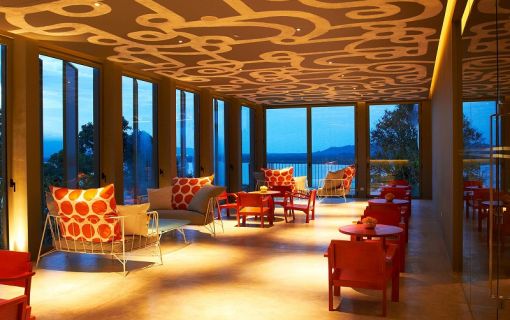 ポイント ヤム バイ コモ