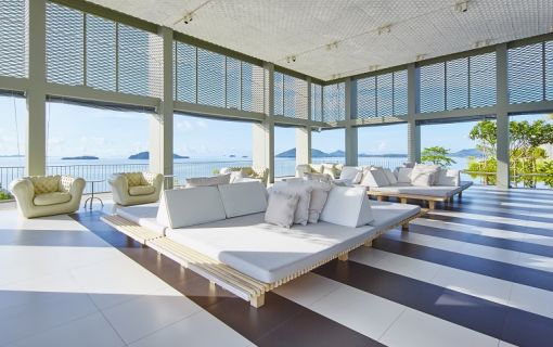 ポイント ヤム バイ コモ